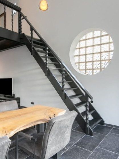 De vide met het karakteristieke ronde raam na oplevering